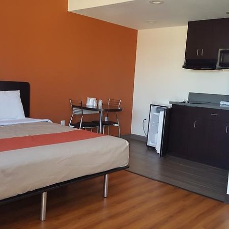 Motel 6 Maple/Main Hesperia Buitenkant foto
